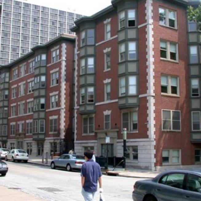 Street view of Kings Court English House